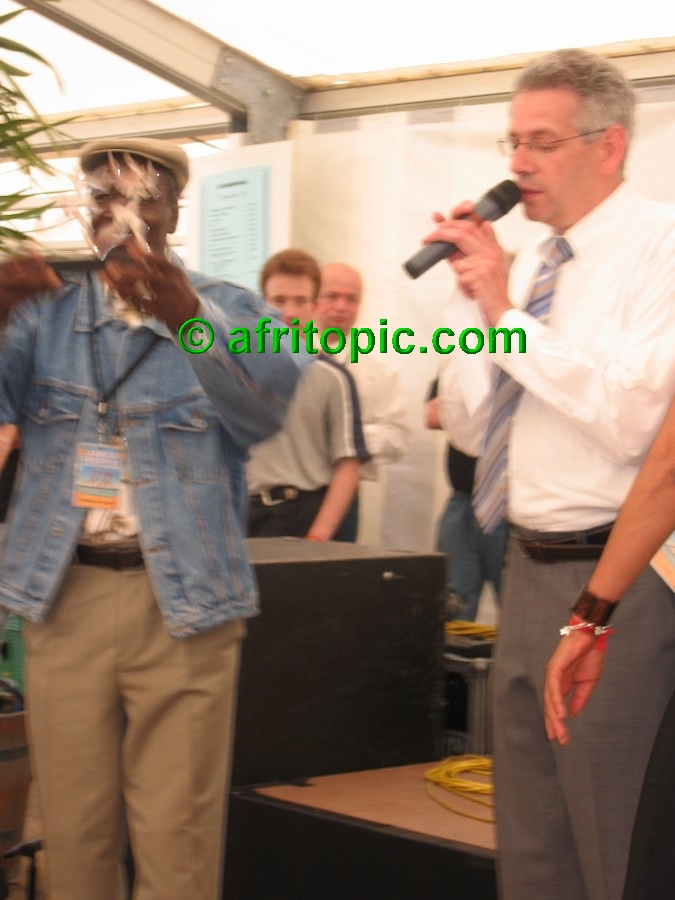 ../Images/AfricaFestival-27-28May05 038.jpg